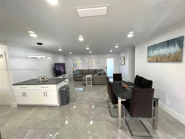 HOLLYWOOD HEIGHTS ADD SEC