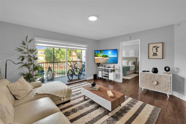 PLYMOUTH AT CENTURY VILLA