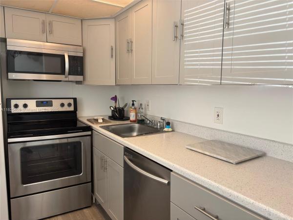 BISC LAKE GARDENS #2 BLDG