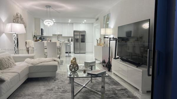 19390 COLLINS AVE #301, SUNNY ISLES BEACH, FL 33160
