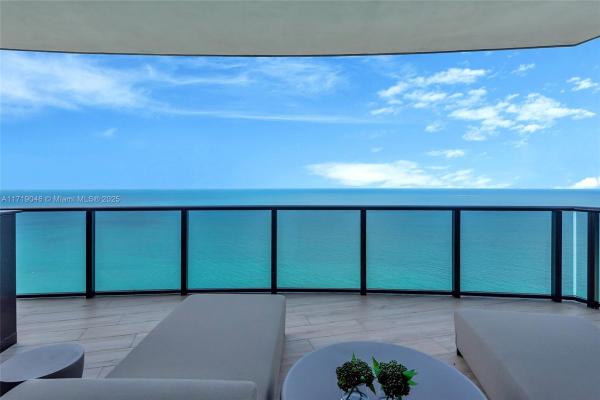 18555 COLLINS AVE #4705, SUNNY ISLES BEACH, FL 33160