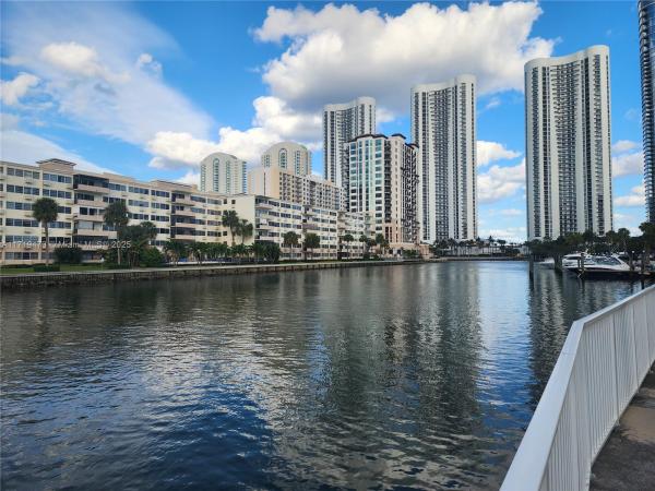 300 BAYVIEW DR #612, SUNNY ISLES BEACH, FL 33160