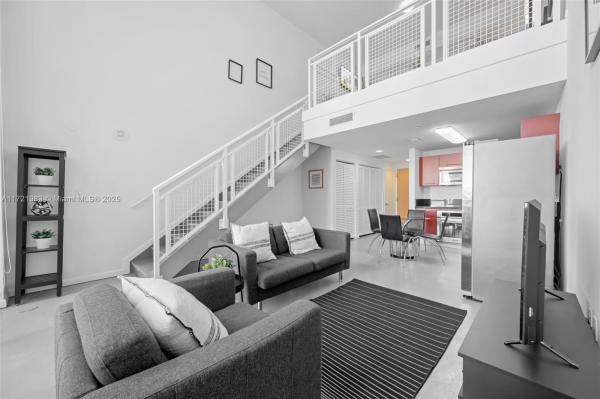 244 BISCAYNE BLVD #449, MIAMI, FL 33132