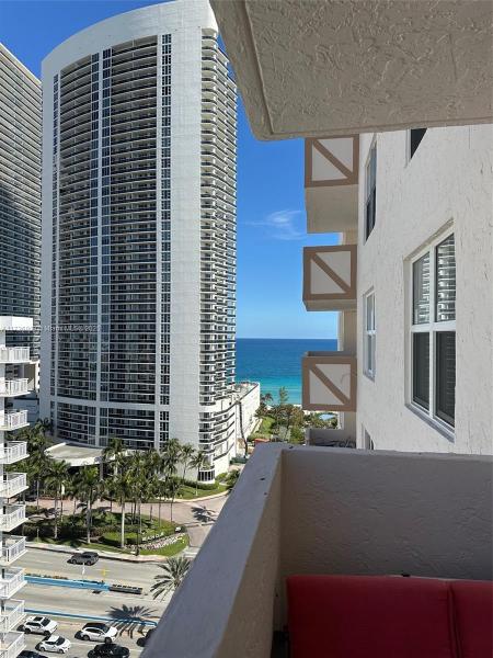1865 S OCEAN DR #17D, HALLANDALE BEACH, FL 33009