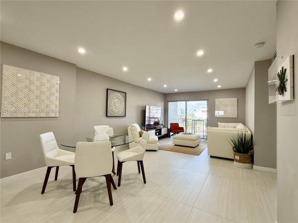 400 KINGS POINT DR #415, SUNNY ISLES BEACH, FL 33160