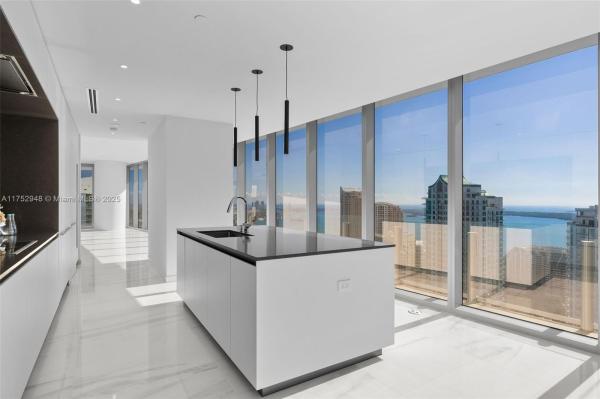 300 BISCAYNE BOULEVARD WAY #3801, MIAMI, FL 33131