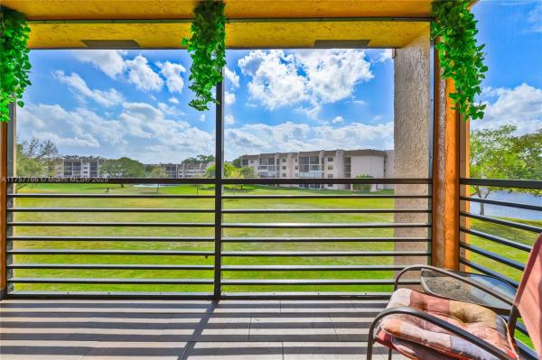 SUNRISE LAKES PHASE 4