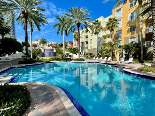 THE COURTS AT SOUTH BEACH