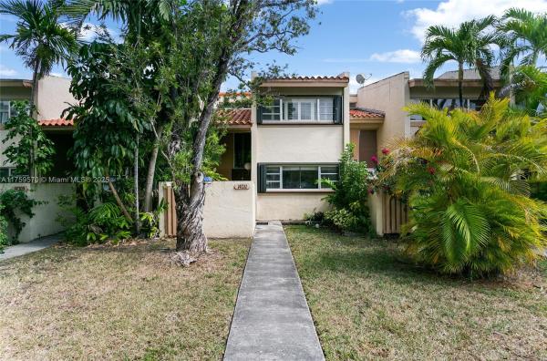 CATALONIA LAKE VILLAS