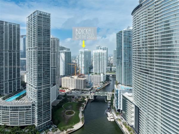 BRICKELL ON THE RIVER S