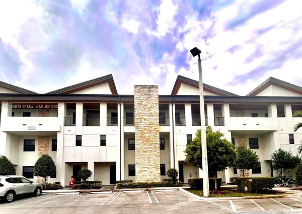 HIGHLAND AT PARK CENTRAL