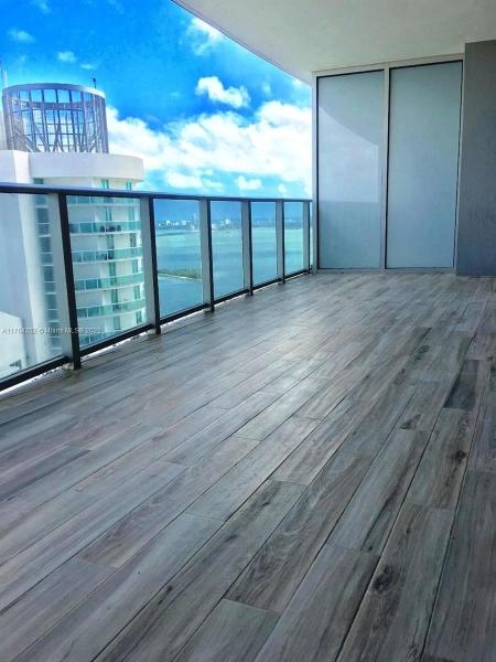 ARIA ON THE BAY CONDO