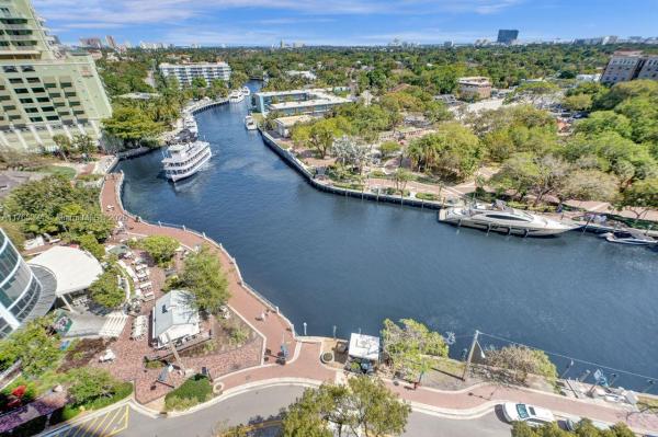 Las Olas Grand Condo