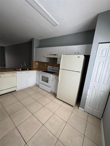 WOODLAND VILLAS 1ST ADD