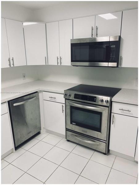 KEYSTONE HARBOR CLUB COND