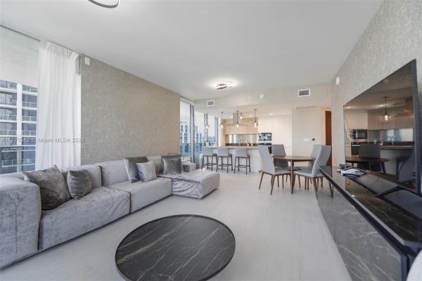 1000 BRICKELL PLZ #4415, MIAMI, FL 33131