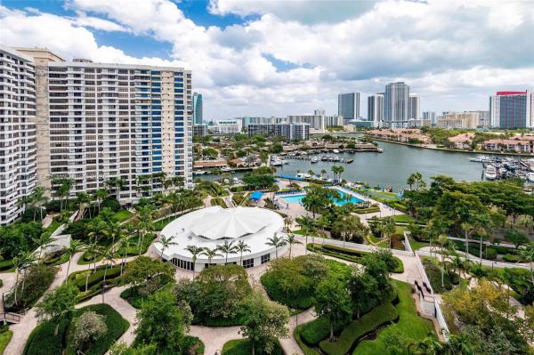 600 THREE ISLANDS BLVD #1513, HALLANDALE BEACH, FL 33009