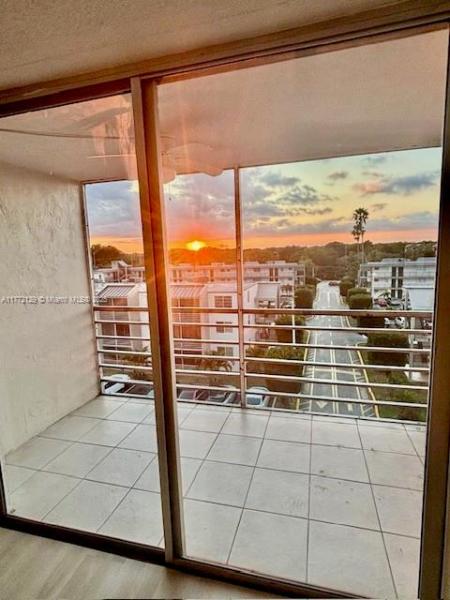 EL CONQUISTADOR SOUTH CON