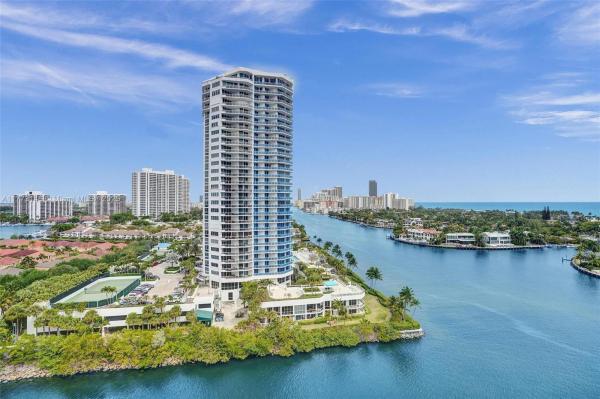 WATERVIEW CONDO