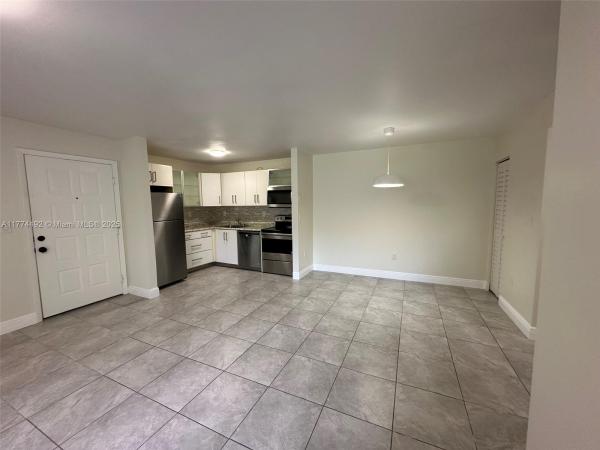 DORAL PK CO CLUB VILLAS C