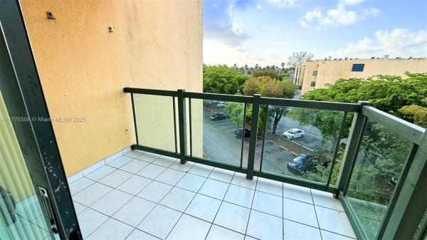 INTERNATIONAL PARK I COND