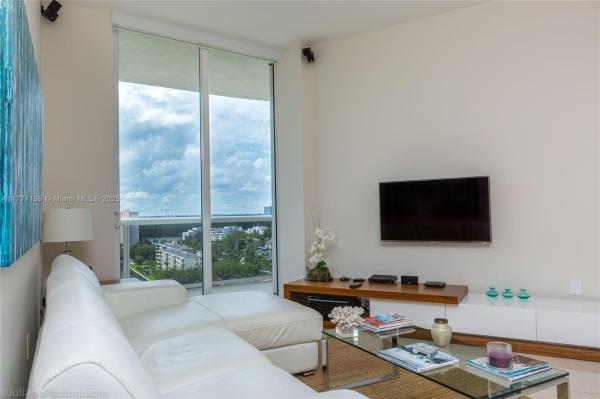 15811 COLLINS AVE #1105, SUNNY ISLES BEACH, FL 33160