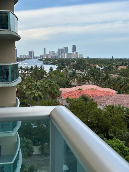 19390 COLLINS AVE #818, SUNNY ISLES BEACH, FL 33160