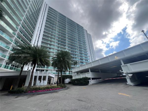 100 BAYVIEW DR #1829, SUNNY ISLES BEACH, FL 33160