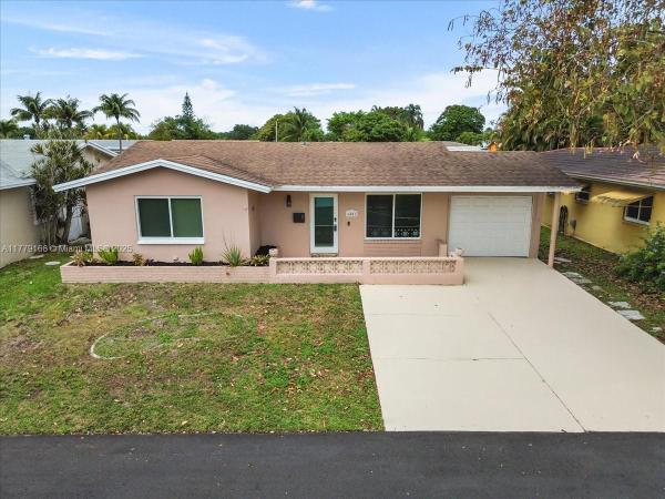 MAINLANDS OF TAMARAC LAKE