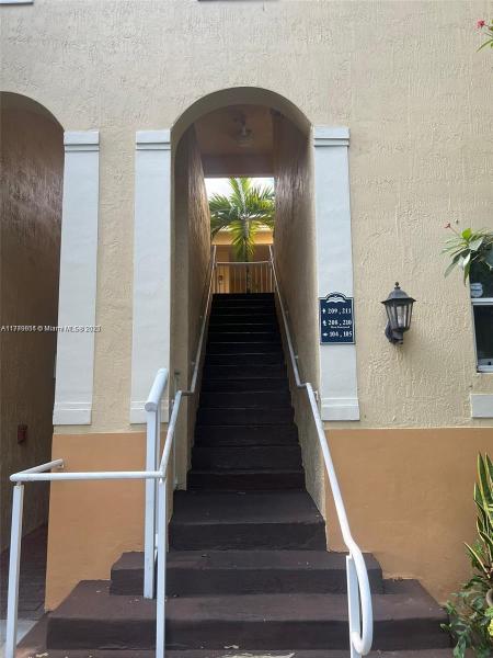 COURTYARDS AT JACARANDA C