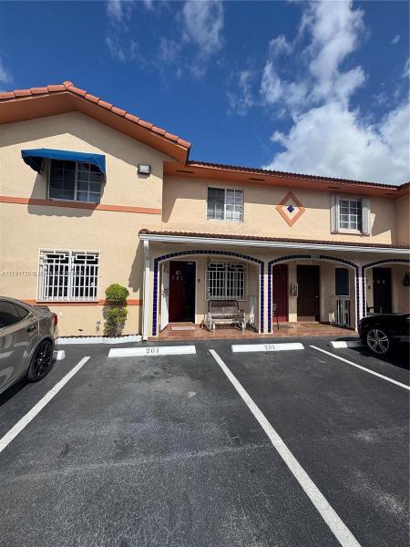 ALCAZAR VILLAS CONDO