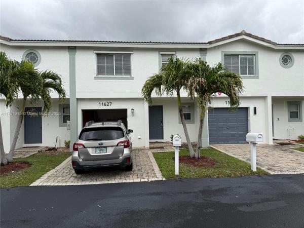 IXTA TOWNHOMES CONDO