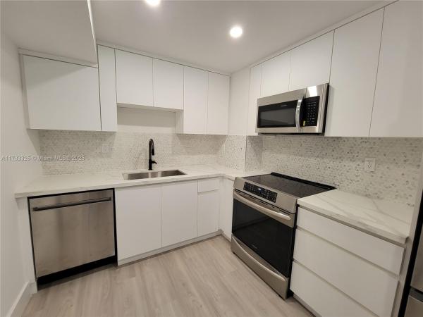 MIRASOL OCEAN TOWERS COND