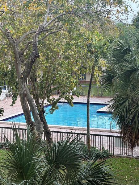 LAS VISTAS AT DORAL CONDO