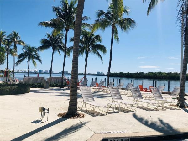 NIRVANA CONDO NO FOUR CON