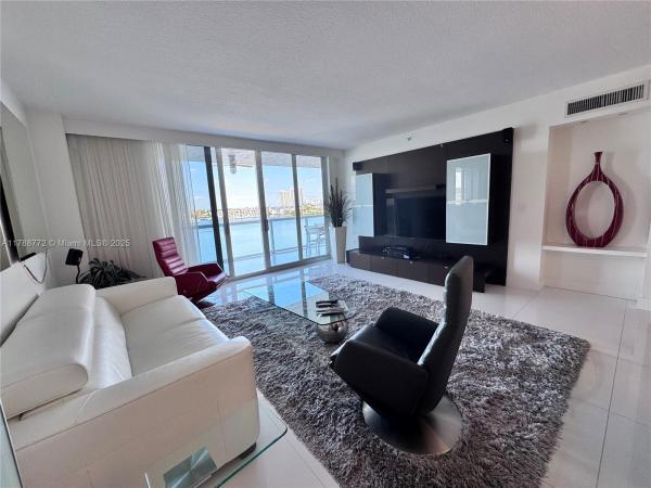17050 N BAY RD #605, SUNNY ISLES BEACH, FL 33160