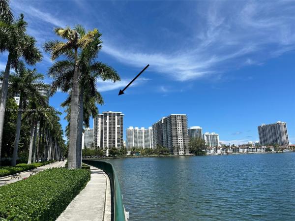 TOWER AT BISCAYNE COVE