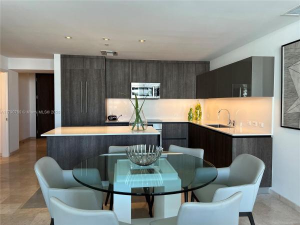 88 SW 7TH ST #1610, MIAMI, FL 33130