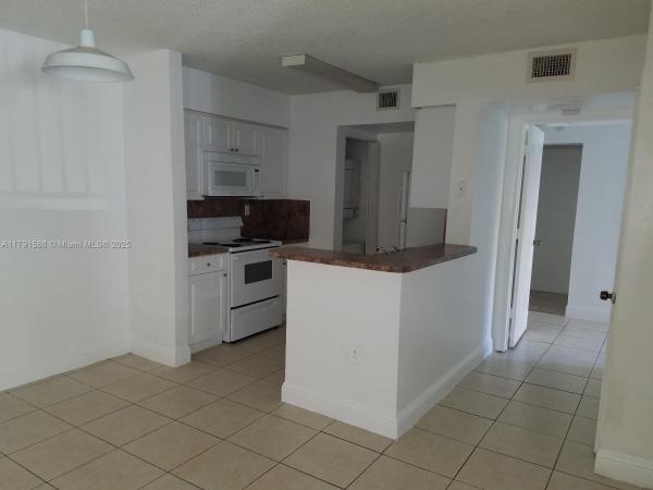 KENDALL LAKE TOWERS CONDO