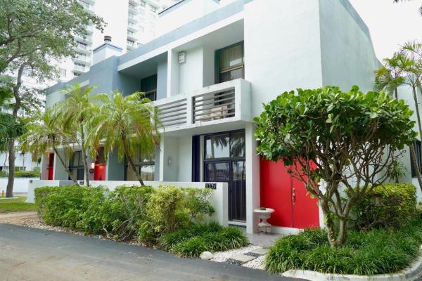 ADMIRALS PORT TOWNHOMES C