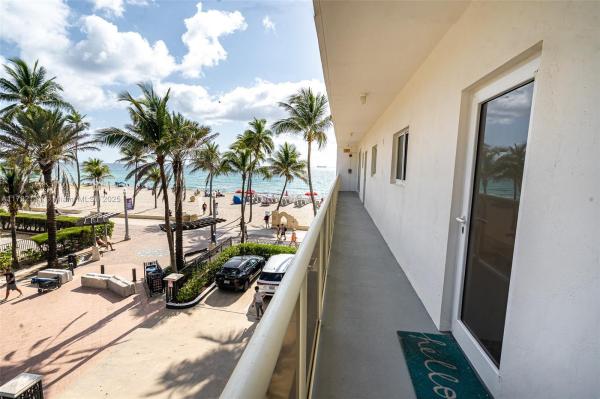 LAUREL HOUSE CONDO APTS I