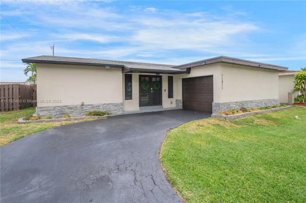 SUNRISE GOLF VILLAGE SEC