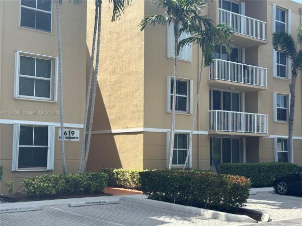 SHERIDAN BEACH CLUB CONDO