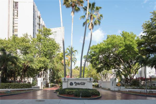 16919 N BAY RD #505, SUNNY ISLES BEACH, FL 33160