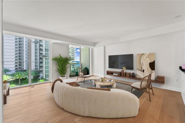 10275 COLLINS AVE #801, BAL HARBOUR, FL 33154