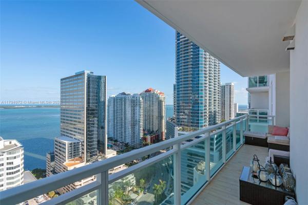 THE PLAZA 901 BRICKELL CO