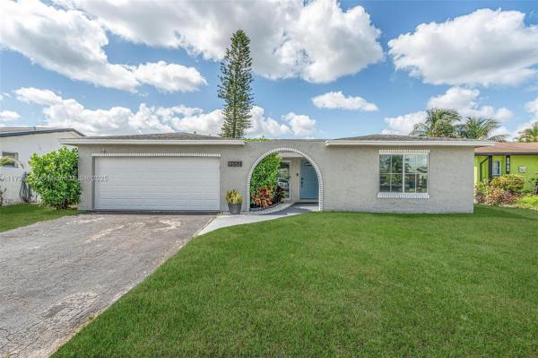 SUNRISE GOLF VILLAGE SEC