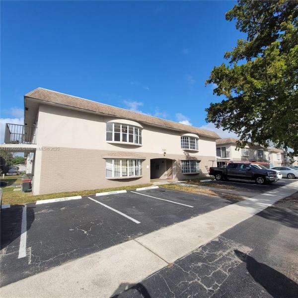 WINDERMERE CONDO NUMBER O