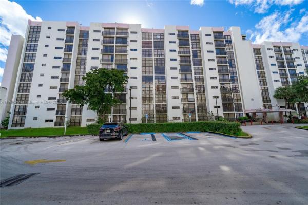 16909 N BAY RD #405, SUNNY ISLES BEACH, FL 33160