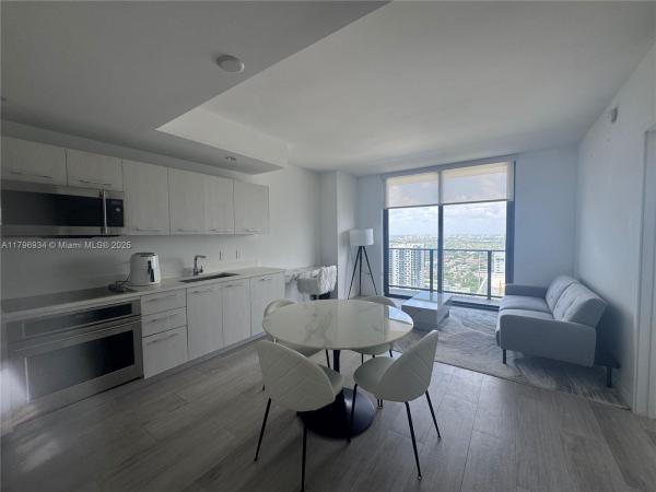 55 SW 9TH ST #3407, MIAMI, FL 33130